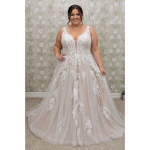 ALLURE 3400LW Size 20W Wedding Dress
